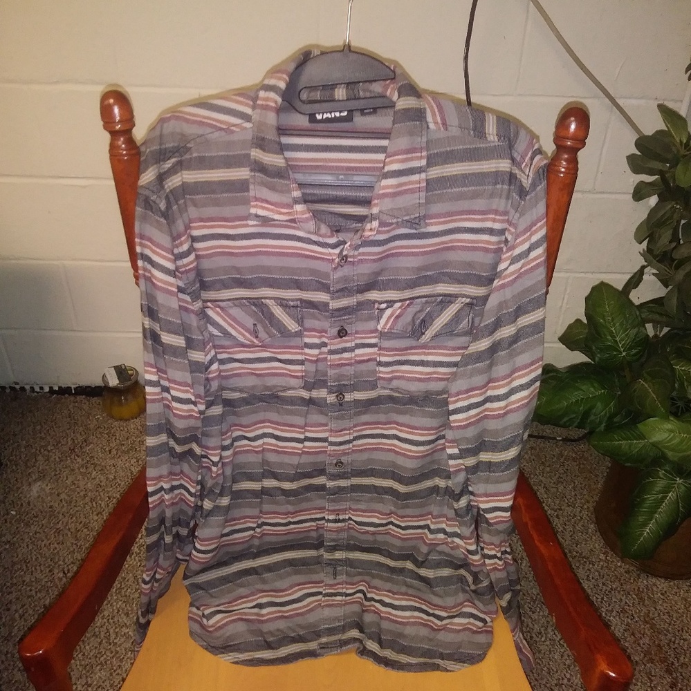 Men's Vans bottom down shirt